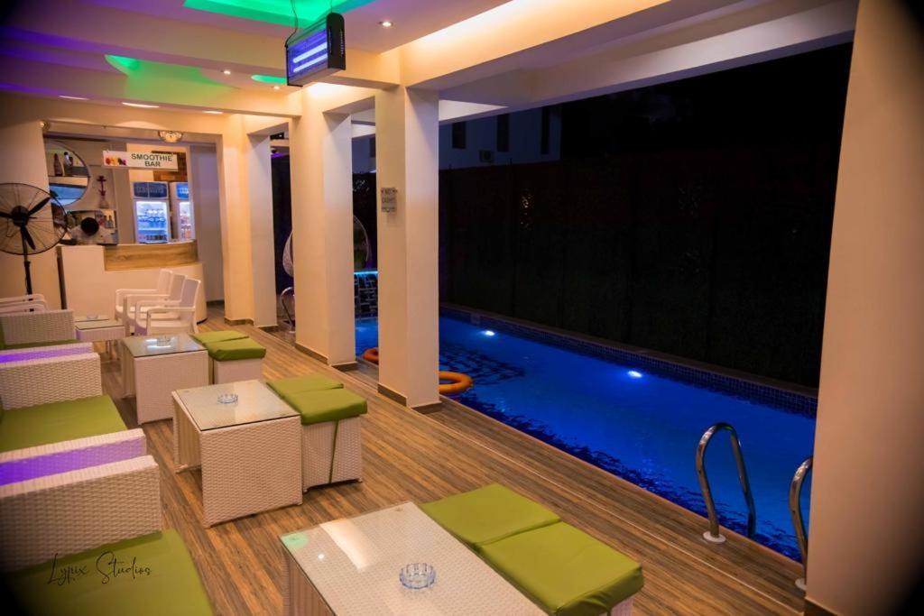 God'S Touch Apartments Signature Lagos Luaran gambar