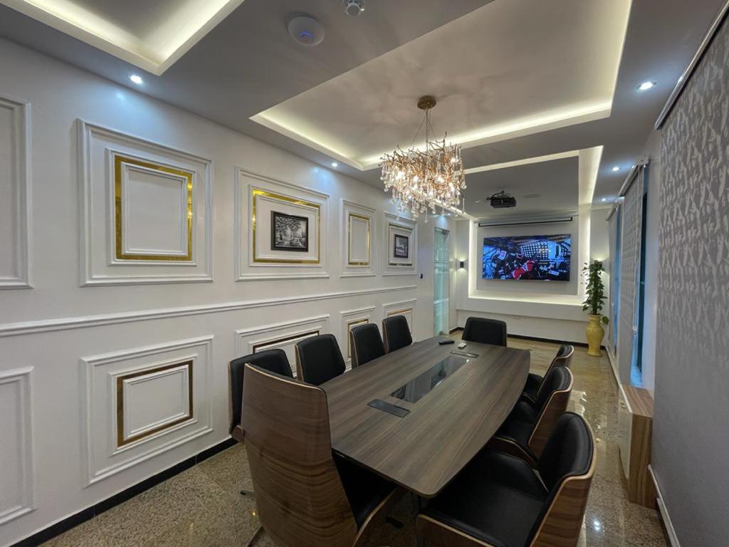 God'S Touch Apartments Signature Lagos Luaran gambar