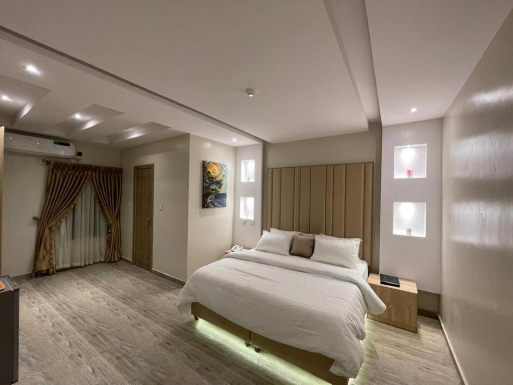 God'S Touch Apartments Signature Lagos Luaran gambar