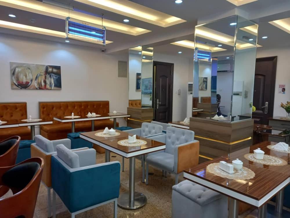 God'S Touch Apartments Signature Lagos Luaran gambar