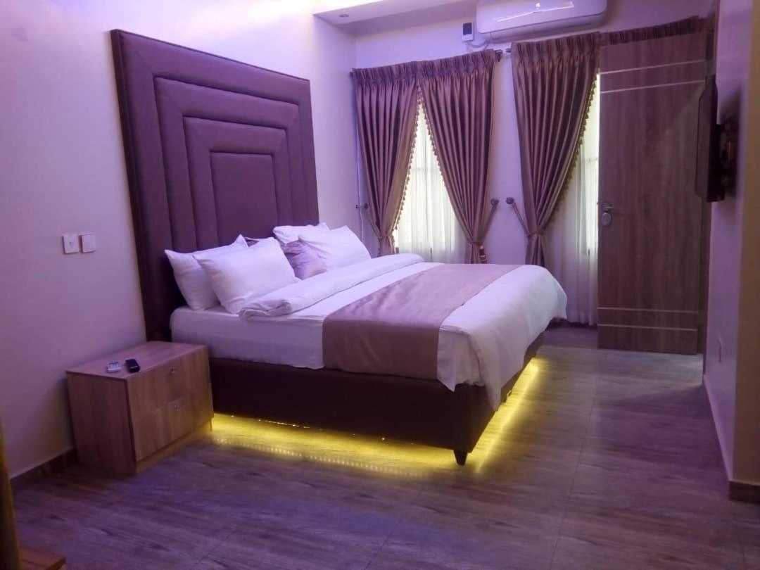God'S Touch Apartments Signature Lagos Luaran gambar
